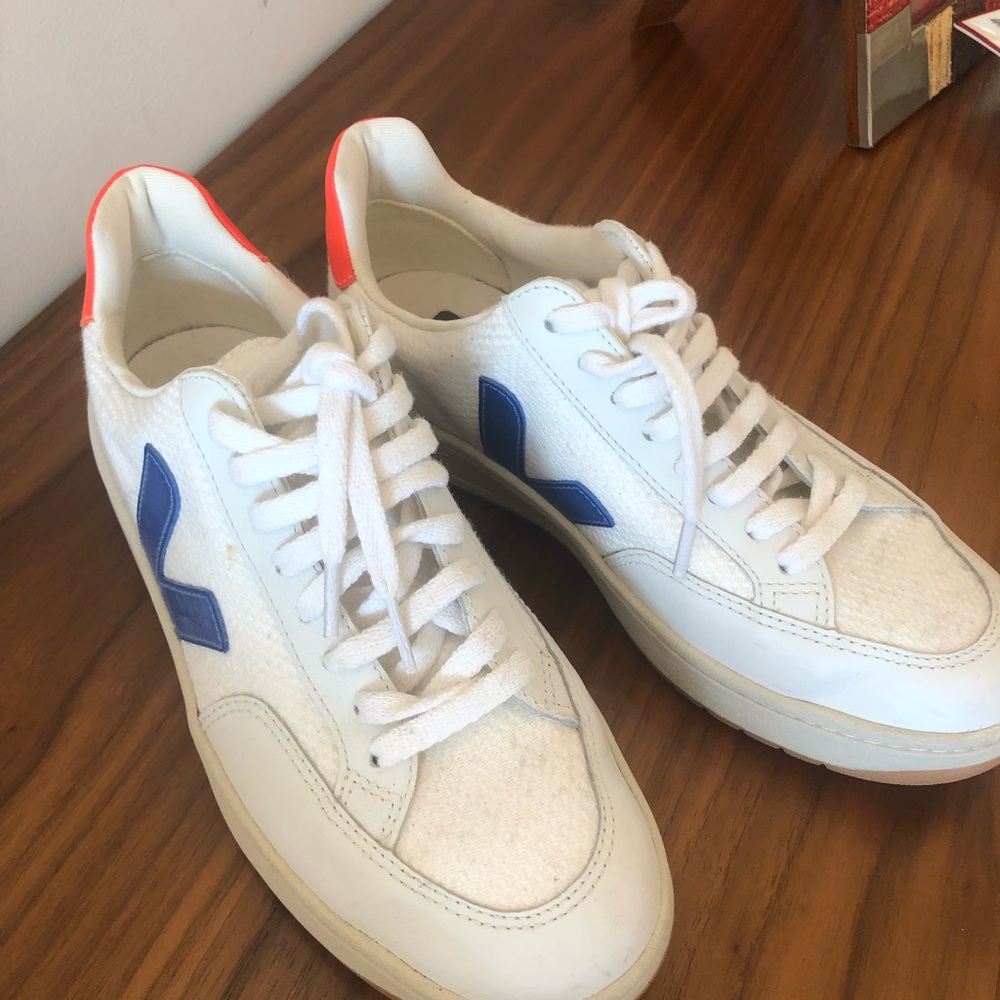 Veja V12 Fluo